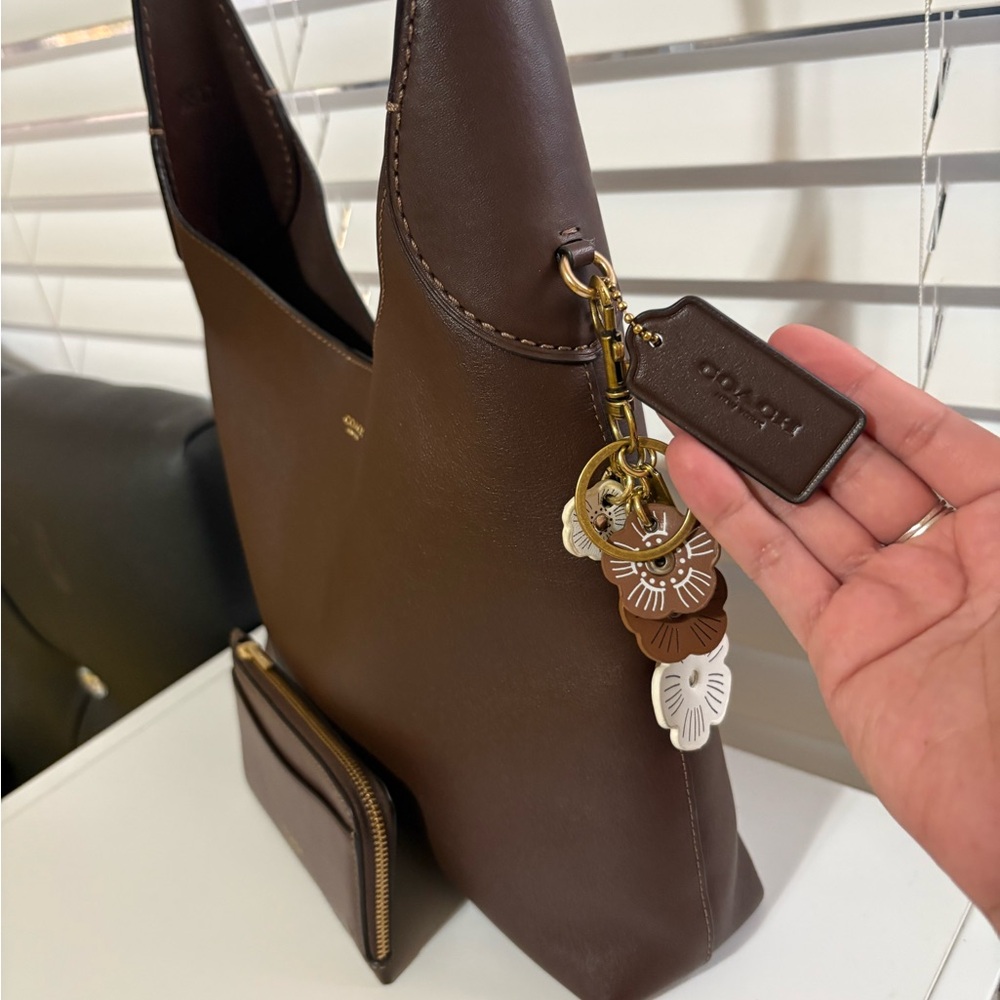 Coach Brooklyn Shoulder Bag 28 Set in Maple - Picture 5 of 15